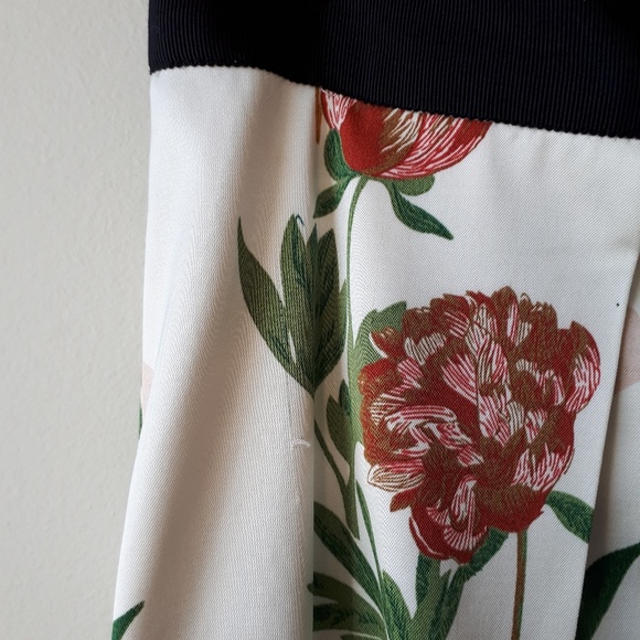 H&M Floral Spring Pleated  Skirt - Picture 4 of 5